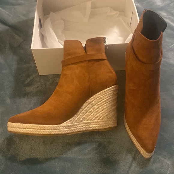 Faux Suede Knot Detail Point Toe Espadrille Wedge Boots - Picture 2 of 8